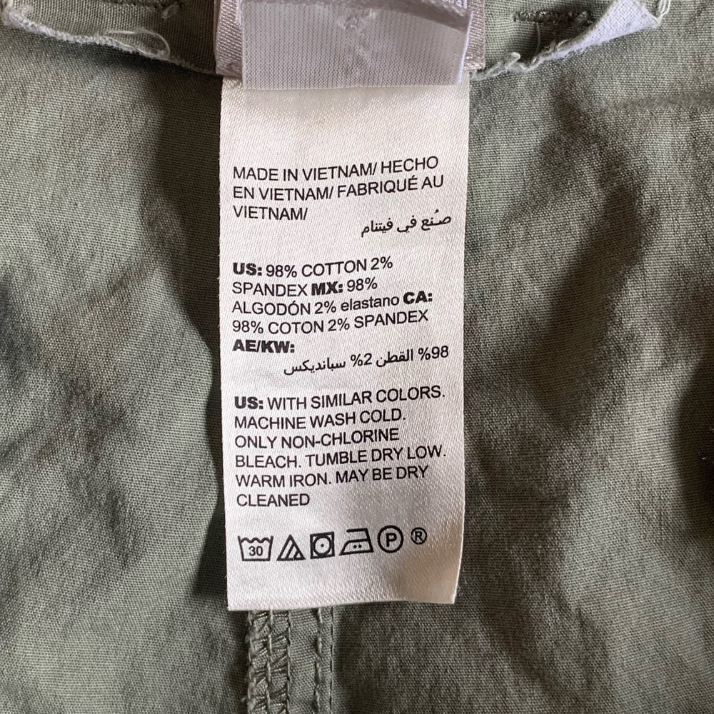 Chico’s stretchy crisp cotton shorts 16 - Picture 3 of 7